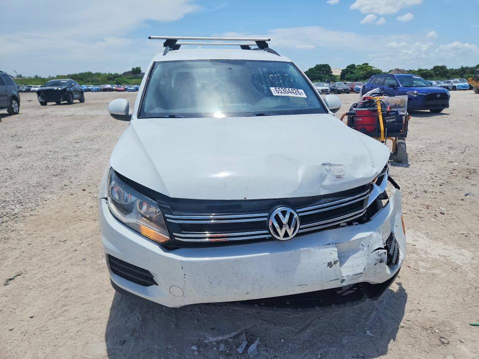 2015 Volkswagen Tiguan მანქანა იყიდება აუქციონზე, vin: WVGAV7AX1FW614549, აუქციონის ნომერი: 65304426