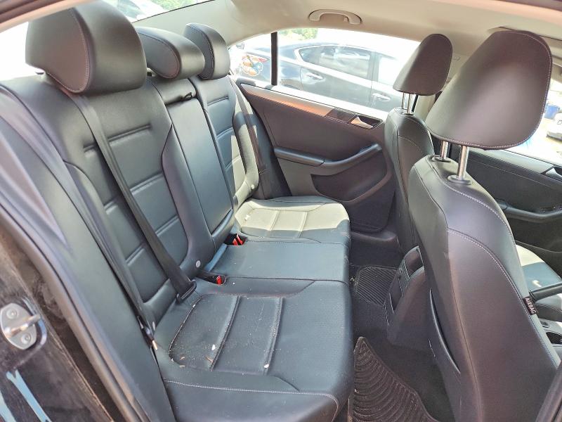 63358616 :رقم المزاد ، 3VWDB7AJXJM260624 vin ، 2018 Volkswagen Jetta مزاد بيع
