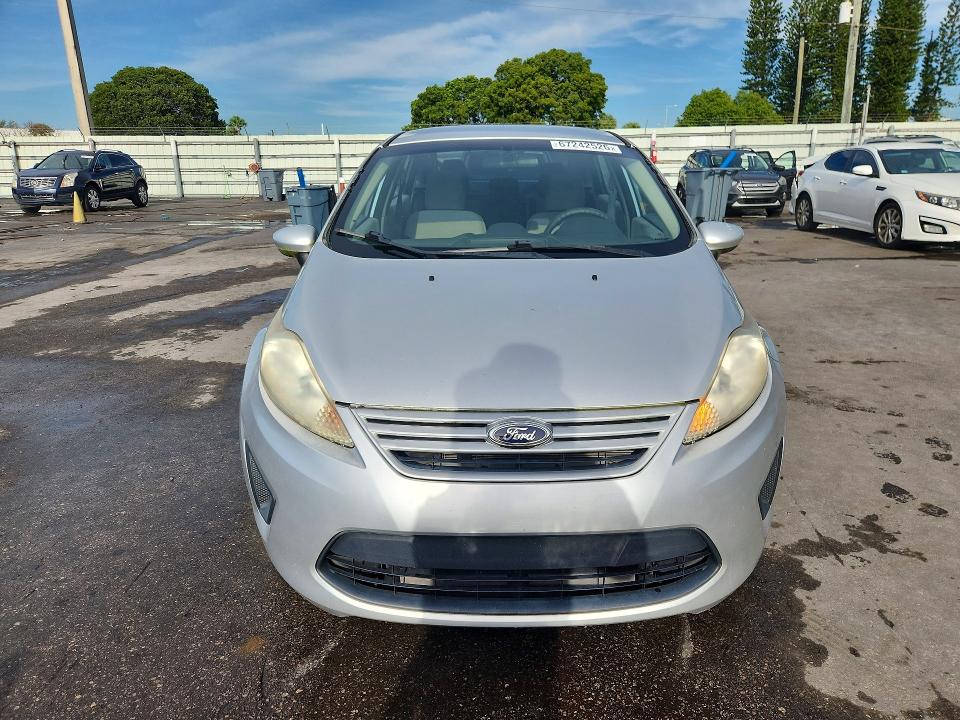 67242526 :رقم المزاد ، 3FADP4AJ9CM175835 vin ، 2012 Ford Fiesta مزاد بيع