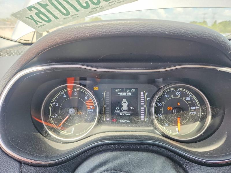 63357016 :رقم المزاد ، 1C4PJLCB4KD265851 vin ، 2019 Jeep Cherokee مزاد بيع