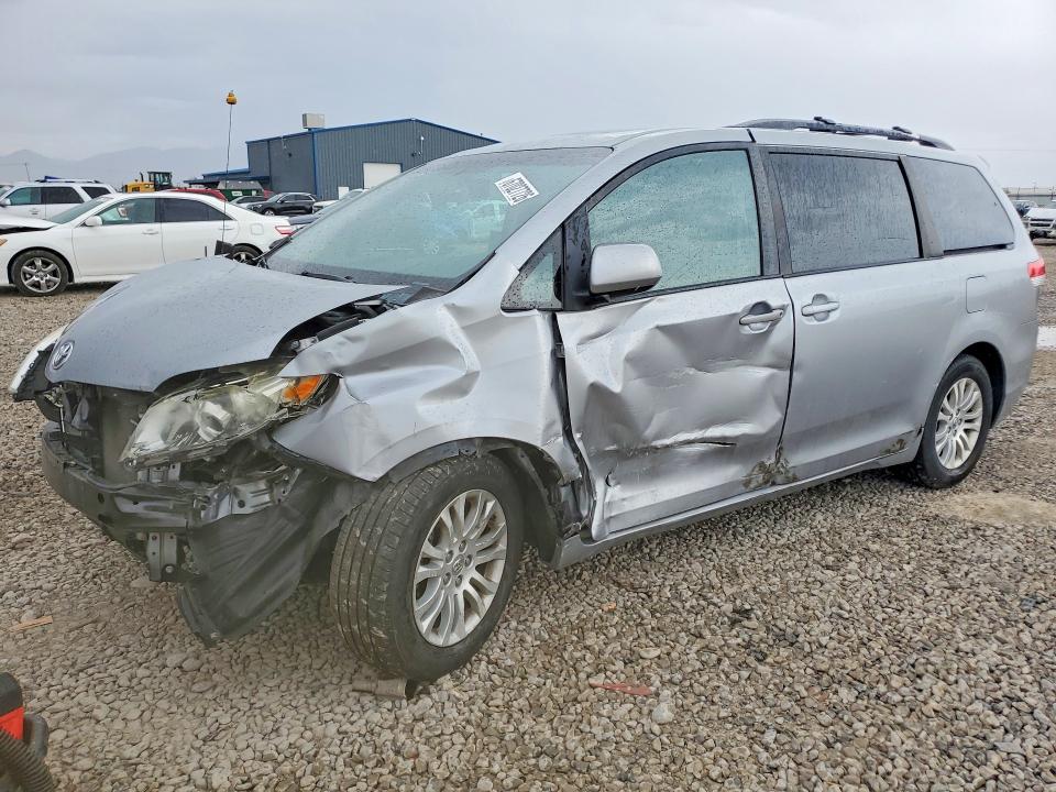 Продажа на аукционе авто 2013 Toyota Sienna, vin: 5TDYK3DC4DS351211, номер лота: 67027726