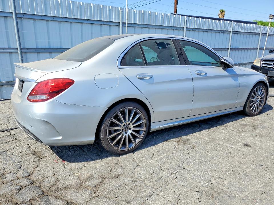 64848016 :رقم المزاد ، 55SWF4JBXHU225943 vin ، 2017 Mercedes-benz C مزاد بيع