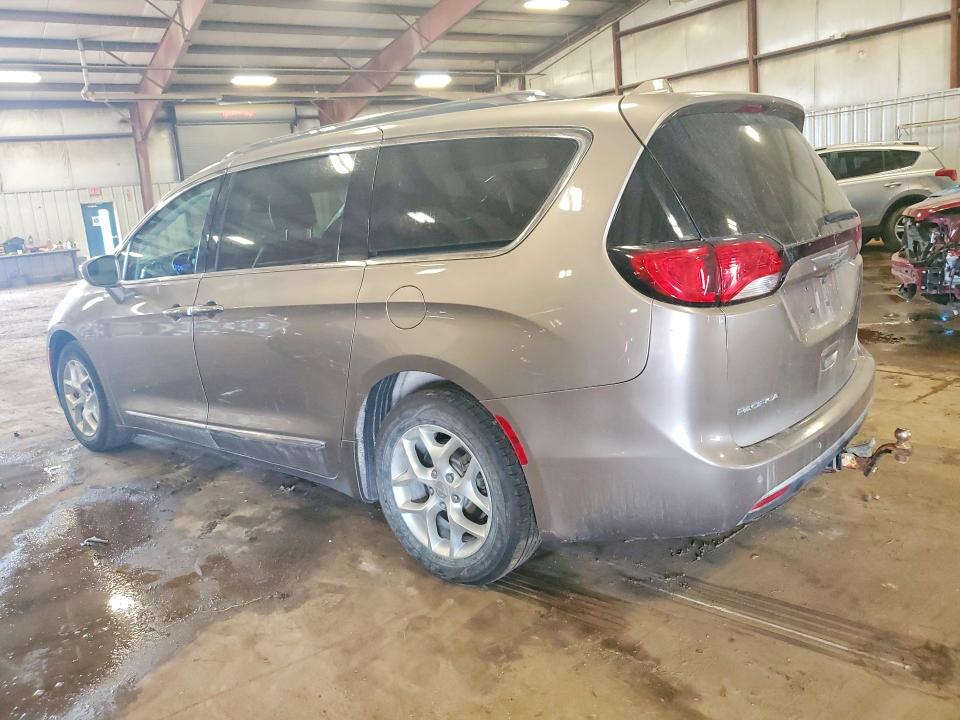 64969926 :رقم المزاد ، 2C4RC1EG1JR121766 vin ، 2018 Chrysler Pacifica مزاد بيع