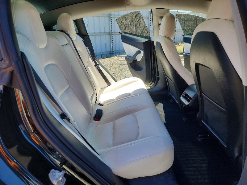 65211496 :رقم المزاد ، 5YJ3E1EB4JF170623 vin ، 2018 Tesla Model 3 مزاد بيع
