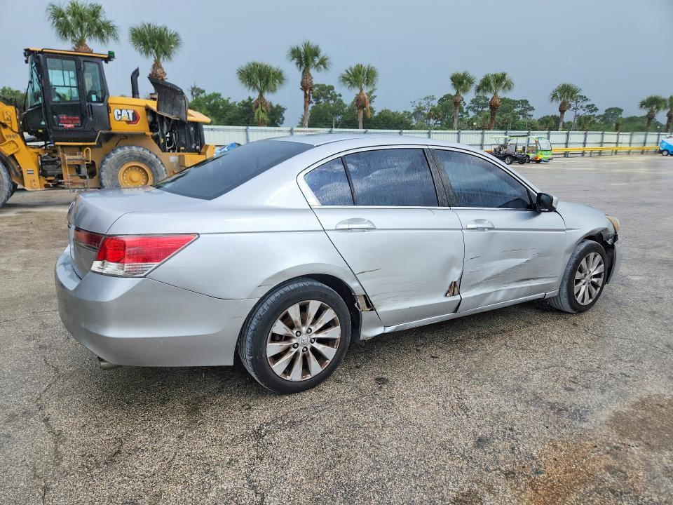 65133936 :رقم المزاد ، 1HGCP2F33CA215426 vin ، 2012 Honda Accord مزاد بيع