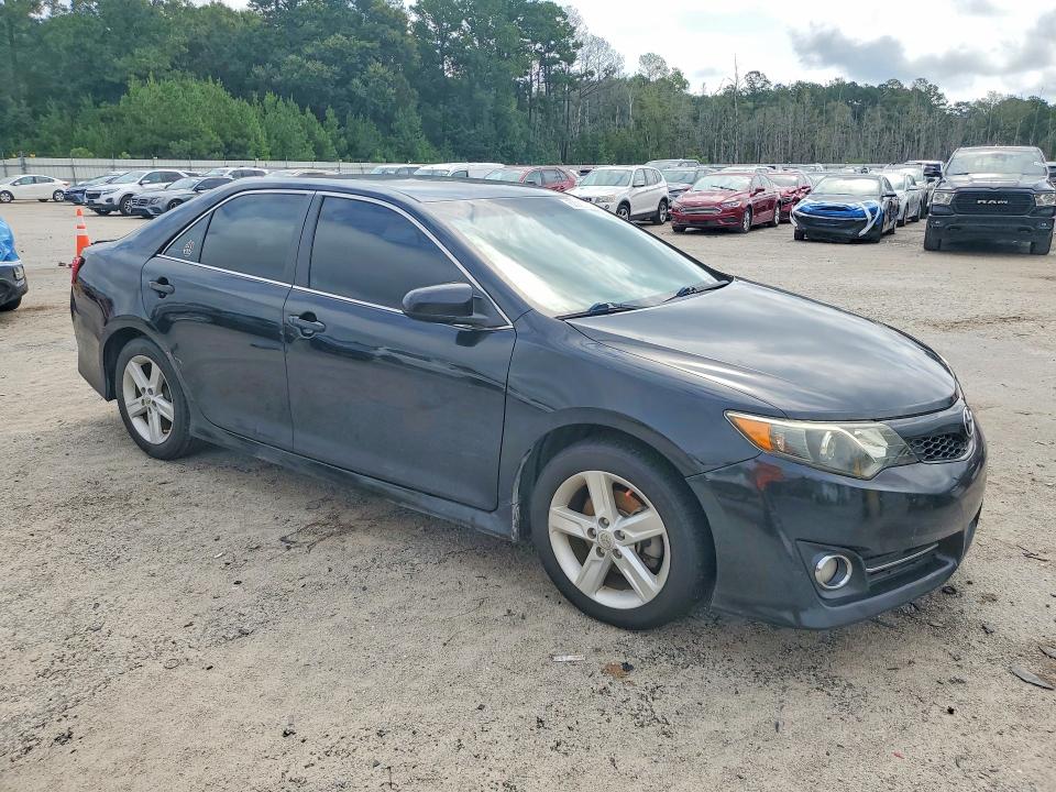 62920976 :رقم المزاد ، 4T1BF1FK6DU710732 vin ، 2013 Toyota Camry مزاد بيع