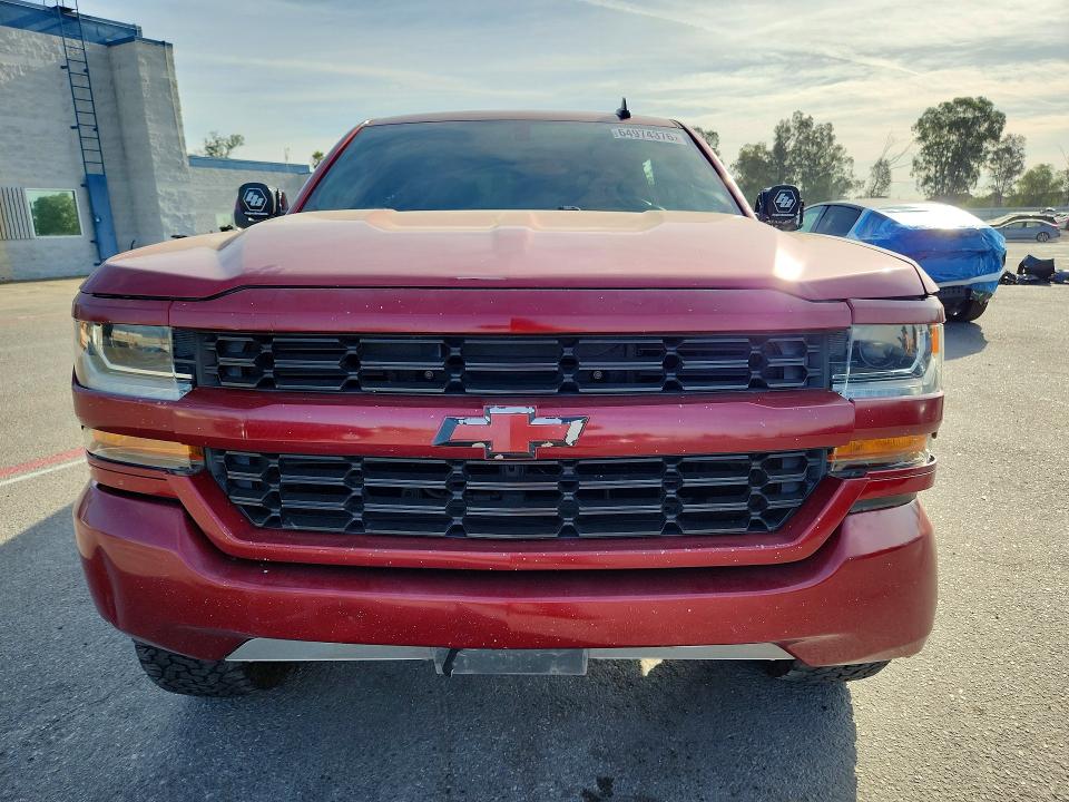 64974376 :رقم المزاد ، 3GCPCREC3JG164952 vin ، 2018 Chevrolet Silverado مزاد بيع