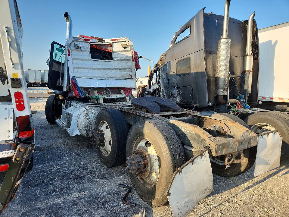 Продажа на аукционе авто 1998 Peterbilt 379, vin: 1XP5DB9X1WN448960, номер лота: 60868916