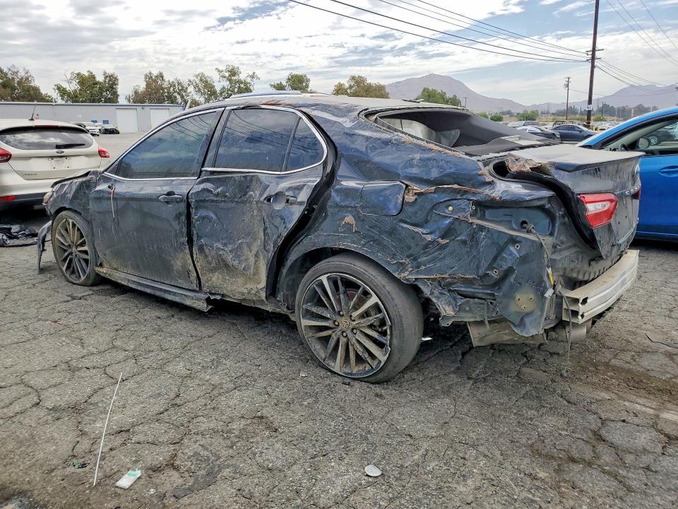 Продажа на аукционе авто 2019 Toyota Camry, vin: 4T1B61HK2KU827833, номер лота: 64297226