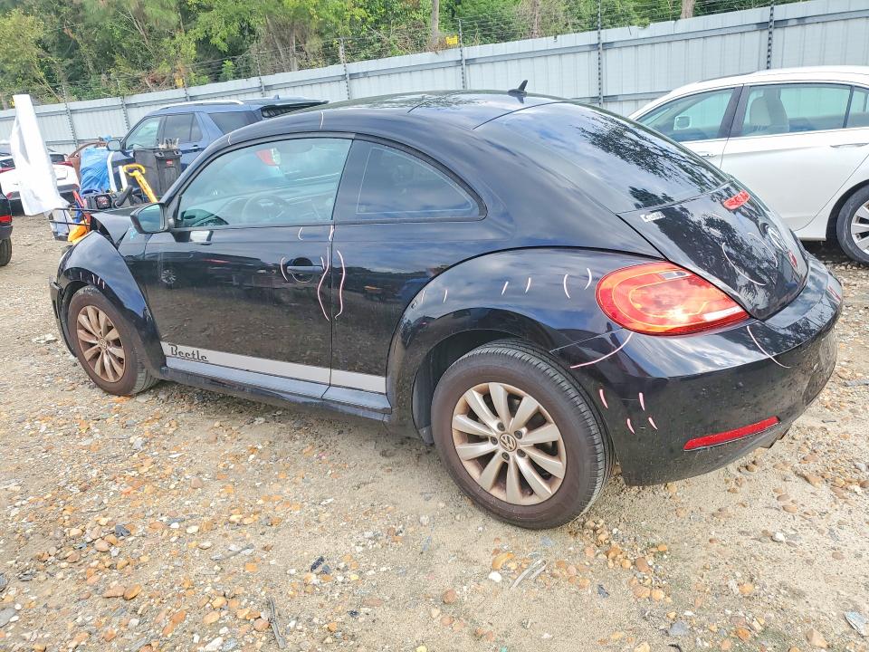 64549236 :رقم المزاد ، 3VWF17AT7FM631842 vin ، 2015 Volkswagen Beetle مزاد بيع