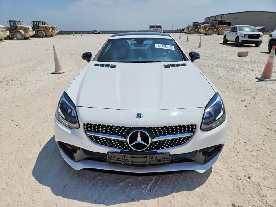 66466086 :رقم المزاد ، WDDPK3JA5KF157157 vin ، 2019 Mercedes-benz Slc مزاد بيع