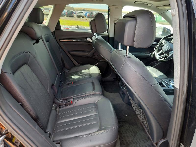 65693486 :رقم المزاد ، WA1BNAFY0J2102704 vin ، 2018 Audi Q5 مزاد بيع