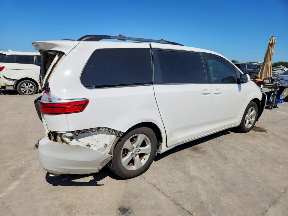2015 Toyota Sienna მანქანა იყიდება აუქციონზე, vin: 5TDKK3DC7FS582418, აუქციონის ნომერი: 64481366