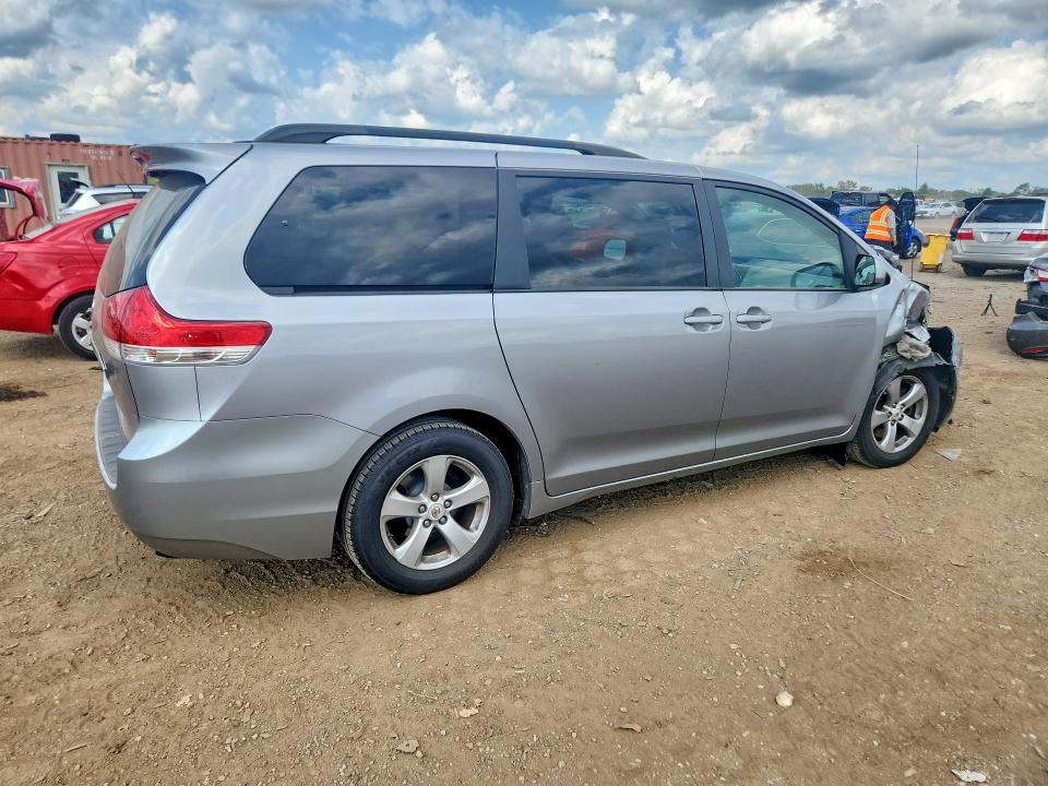 Aukcja sprzedaży 2011 Toyota Sienna, vin: 5TDKK3DCXBS019129, numer aukcji: 63326646
