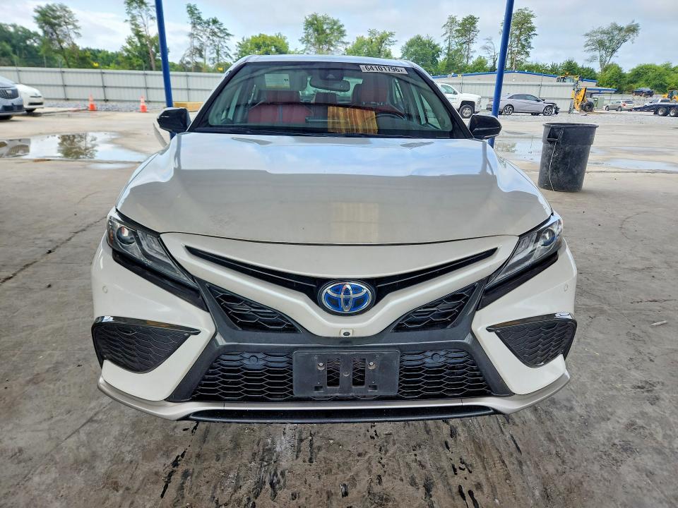 Продаж на аукціоні авто 2022 Toyota Camry, vin: 4T1K31AK5NU044643, номер лоту: 64101796