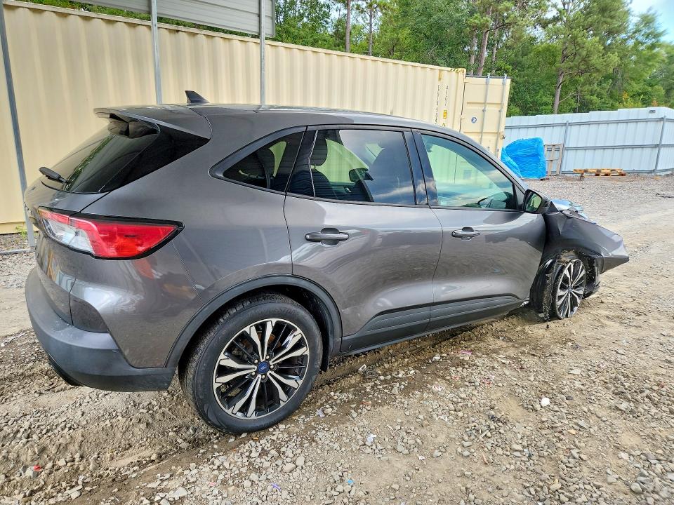64301036 :رقم المزاد ، 1FMCU0G61MUA37189 vin ، 2021 Ford Escape مزاد بيع