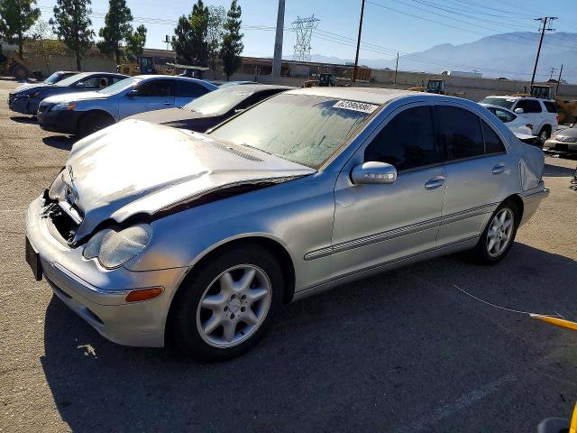 2004 Mercedes-benz C მანქანა იყიდება აუქციონზე, vin: WDBRF61J04A622838, აუქციონის ნომერი: 62396886