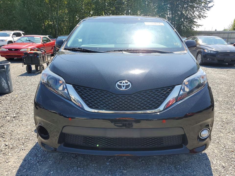 63768656 :رقم المزاد ، 5TDXK3DC7CS218971 vin ، 2012 Toyota Sienna مزاد بيع