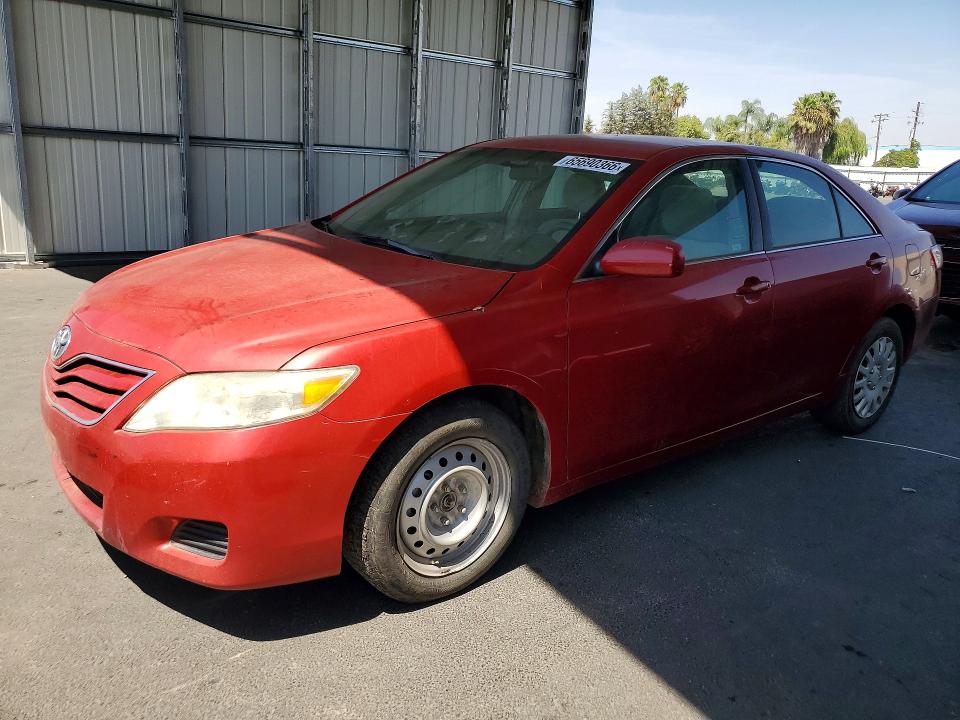 65690366 :رقم المزاد ، 4T1BF3EKXBU744313 vin ، 2011 Toyota Camry مزاد بيع