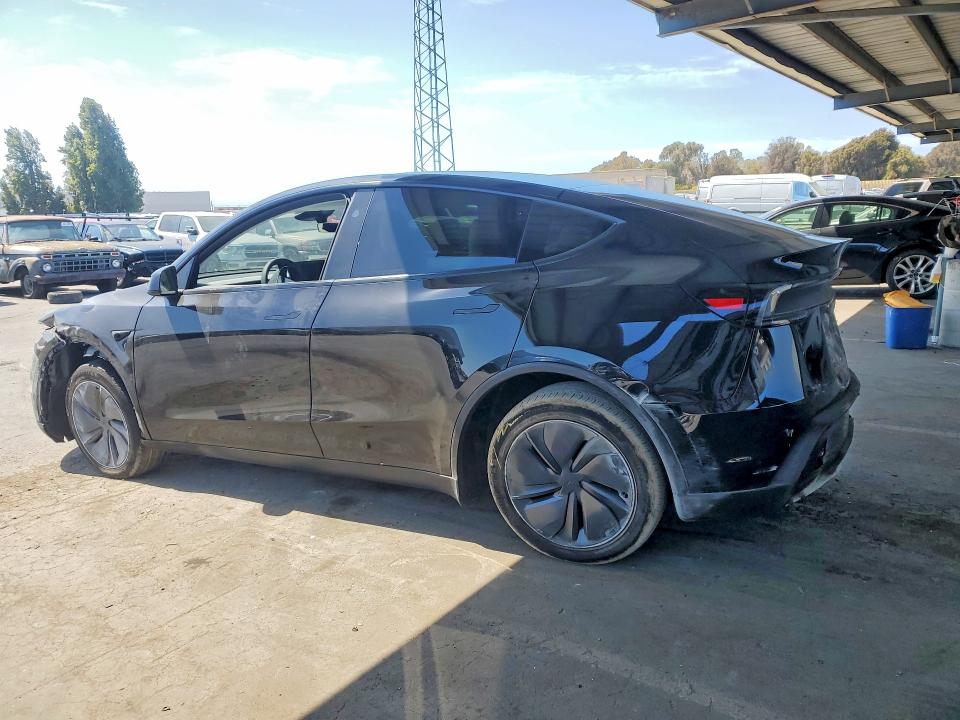 64428486 :رقم المزاد ، 7SAYGDEE3TF424064 vin ، 2026 Tesla Model Y مزاد بيع