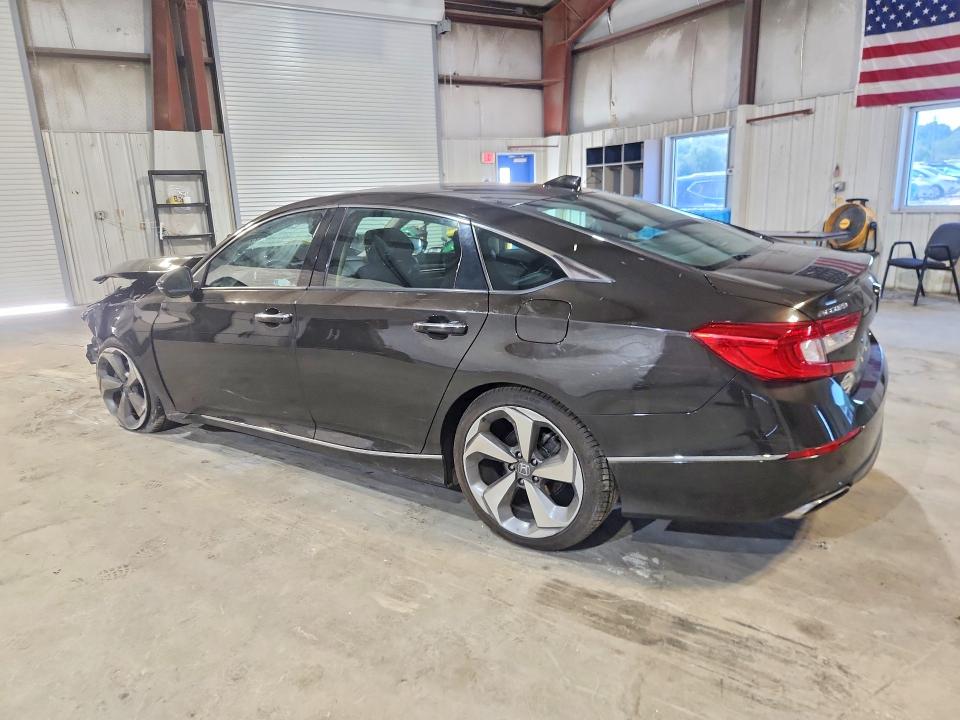 Продаж на аукціоні авто 2018 Honda Accord, vin: 1HGCV1F99JA163950, номер лоту: 65930036
