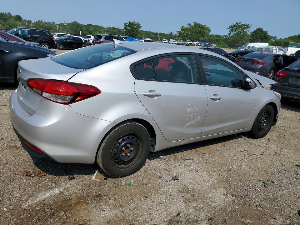 2018 Kia Forte მანქანა იყიდება აუქციონზე, vin: 3KPFL4A76JE247942, აუქციონის ნომერი: 64809316