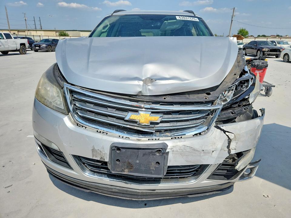 63931376 :رقم المزاد ، 1GNKRGKD1HJ285473 vin ، 2017 Chevrolet Traverse مزاد بيع