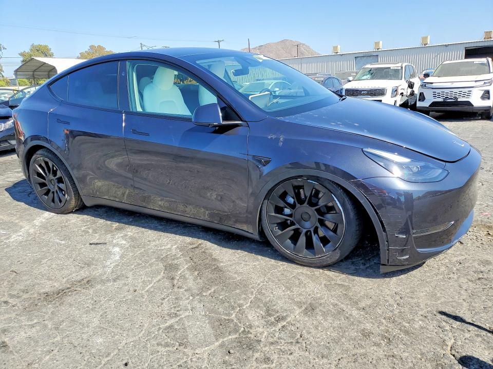 Продажа на аукционе авто 2024 Tesla Model Y, vin: 7SAYGDEE2RF082552, номер лота: 63915726