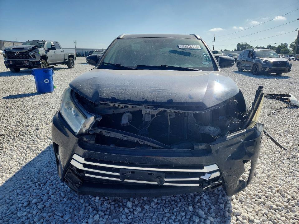 Продажа на аукционе авто 2018 Toyota Highlander, vin: 5TDJZRFH0JS488151, номер лота: 65642446
