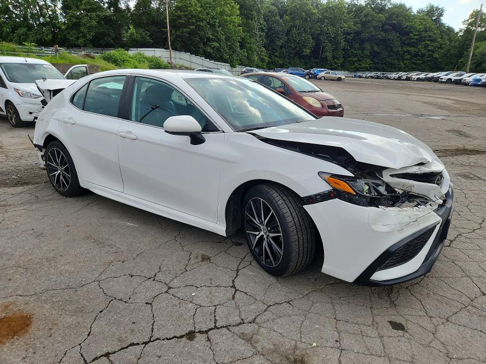 Продажа на аукционе авто 2021 Toyota Camry, vin: 4T1G11AK6MU561587, номер лота: 64232886