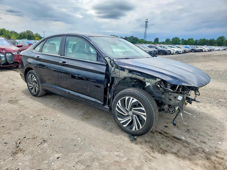 63301456 :رقم المزاد ، 3VWEB7BU0LM022023 vin ، 2020 Volkswagen Jetta مزاد بيع