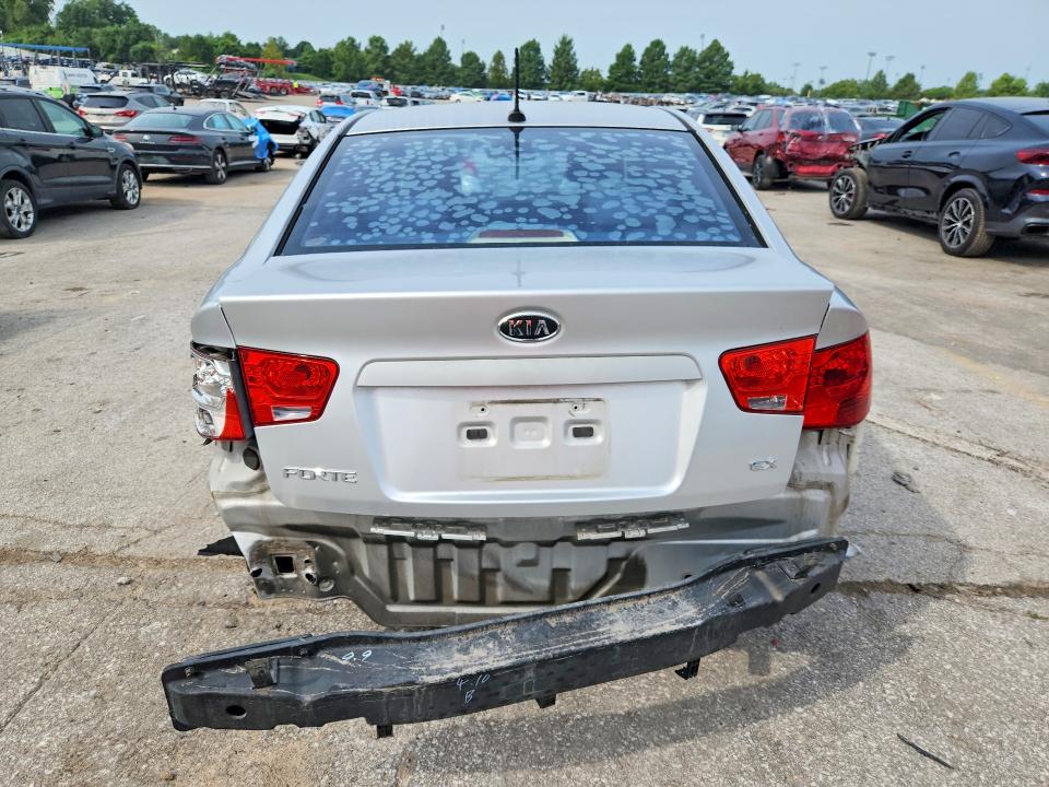 2010 Kia Forte მანქანა იყიდება აუქციონზე, vin: KNAFU4A27A5062132, აუქციონის ნომერი: 68912566
