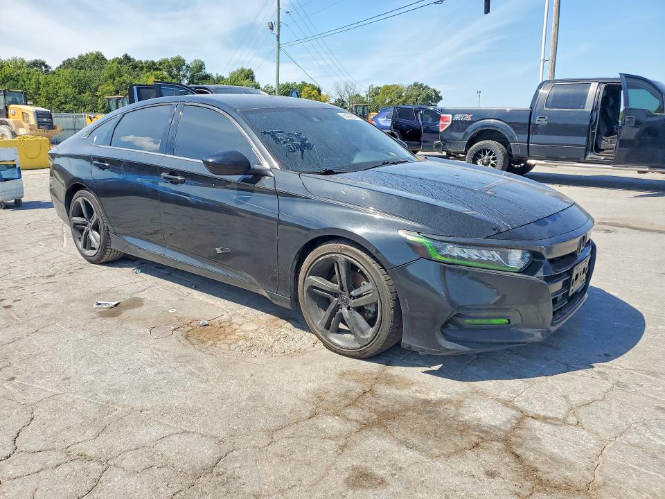 66286296 :رقم المزاد ، 1HGCV1F31JA182519 vin ، 2018 Honda Accord مزاد بيع