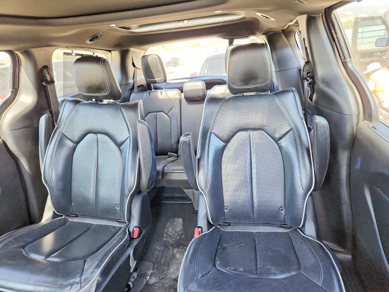 64316576 :رقم المزاد ، 2C4RC1N73KR532989 vin ، 2019 Chrysler Pacifica مزاد بيع
