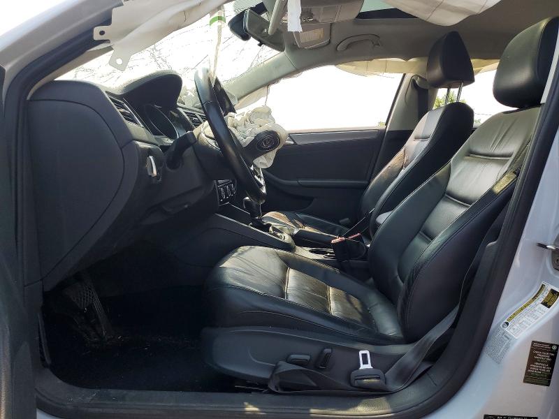 64929996 :رقم المزاد ، 3VWL17AJ8HM407385 vin ، 2017 Volkswagen Jetta مزاد بيع