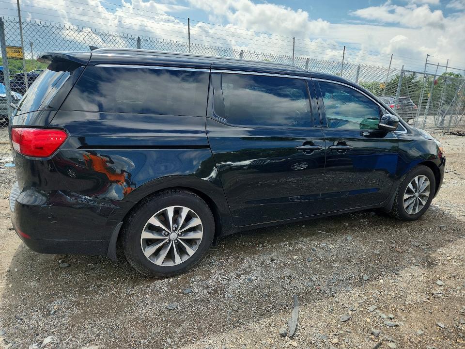 63414486 :رقم المزاد ، KNDMC5C18H6305328 vin ، 2017 Kia Sedona مزاد بيع