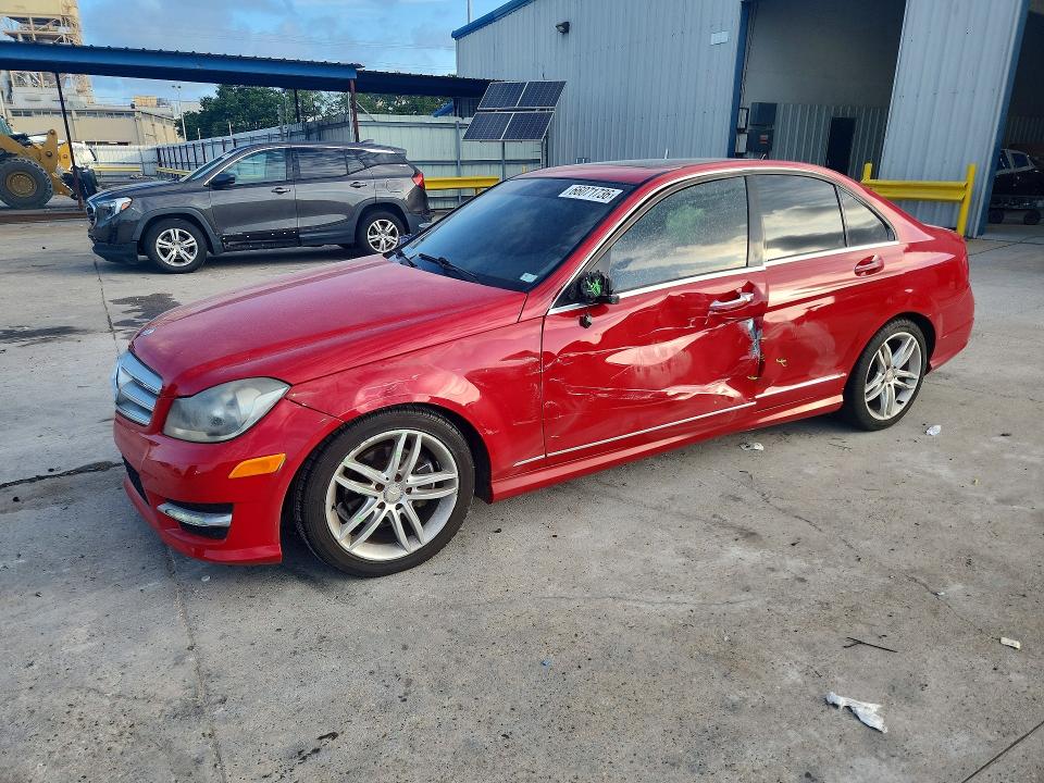 2013 Mercedes-benz C მანქანა იყიდება აუქციონზე, vin: WDDGF4HBXDR252033, აუქციონის ნომერი: 66071736