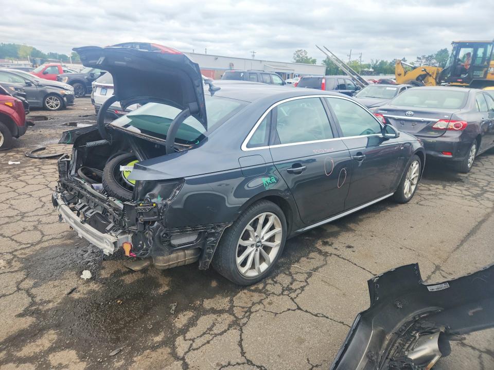 65276176 :رقم المزاد ، WAUENAF48KN008213 vin ، 2019 Audi A4 مزاد بيع