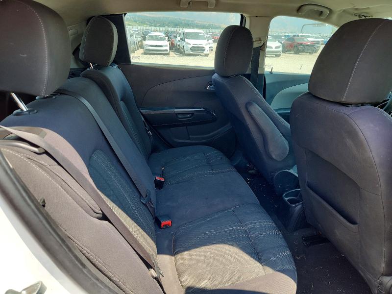 64418756 :رقم المزاد ، 1G1JC6SH7F4188298 vin ، 2015 Chevrolet Sonic مزاد بيع