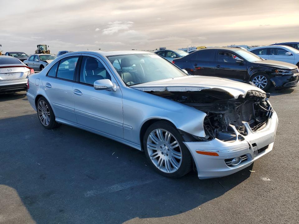 67204086 :رقم المزاد ، WDBUF56X37B070722 vin ، 2007 Mercedes-benz E مزاد بيع