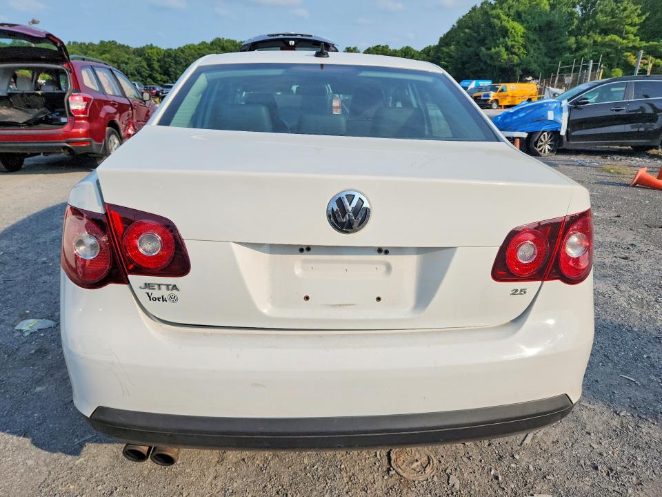 64830686 :رقم المزاد ، 3VWRZ7AJ4AM051798 vin ، 2010 Volkswagen Jetta مزاد بيع