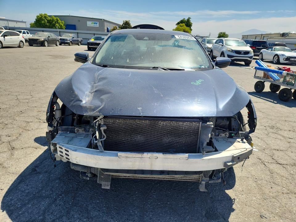 64503476 :رقم المزاد ، 19XFC1F37KE204393 vin ، 2019 Honda Civic مزاد بيع