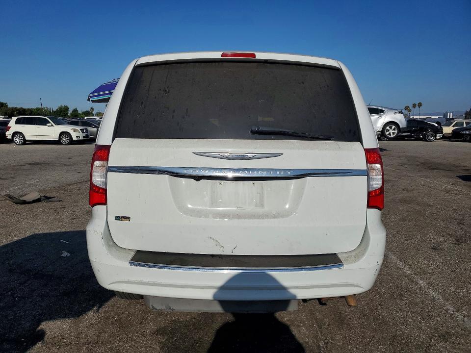 64286316 :رقم المزاد ، 2C4RC1BG7FR510245 vin ، 2015 Chrysler Town & Country مزاد بيع