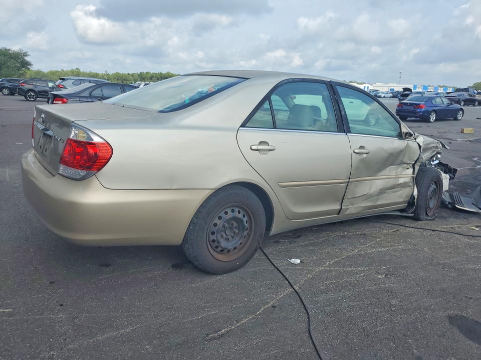 2005 Toyota Camry მანქანა იყიდება აუქციონზე, vin: 4T1BE30KX5U571651, აუქციონის ნომერი: 63644606