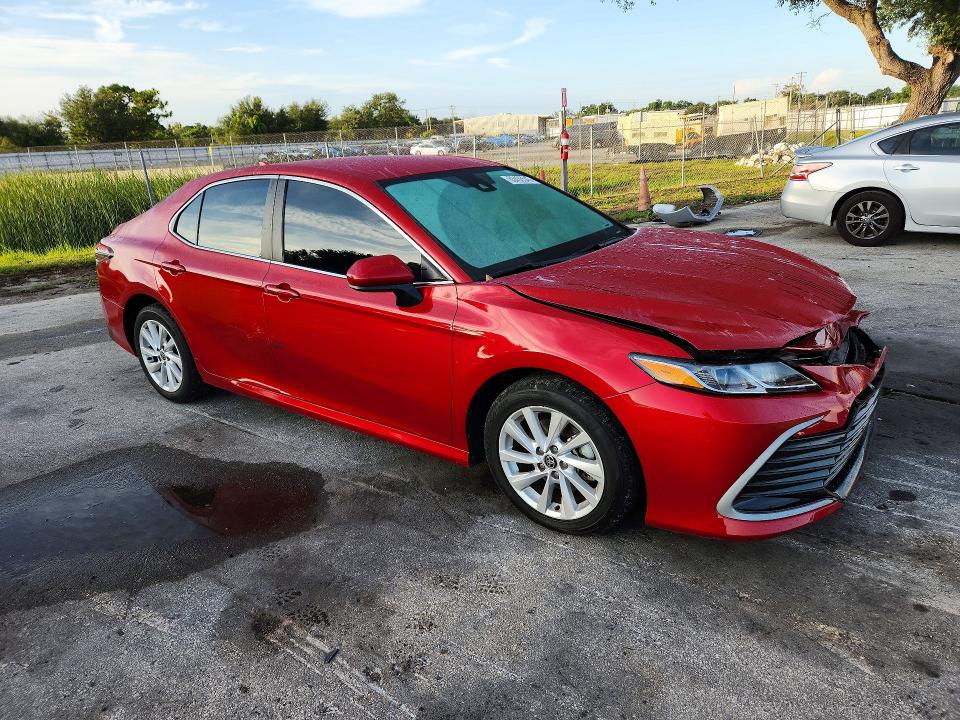 2024 Toyota Camry მანქანა იყიდება აუქციონზე, vin: 4T1C11AKXRU215256, აუქციონის ნომერი: 63436546