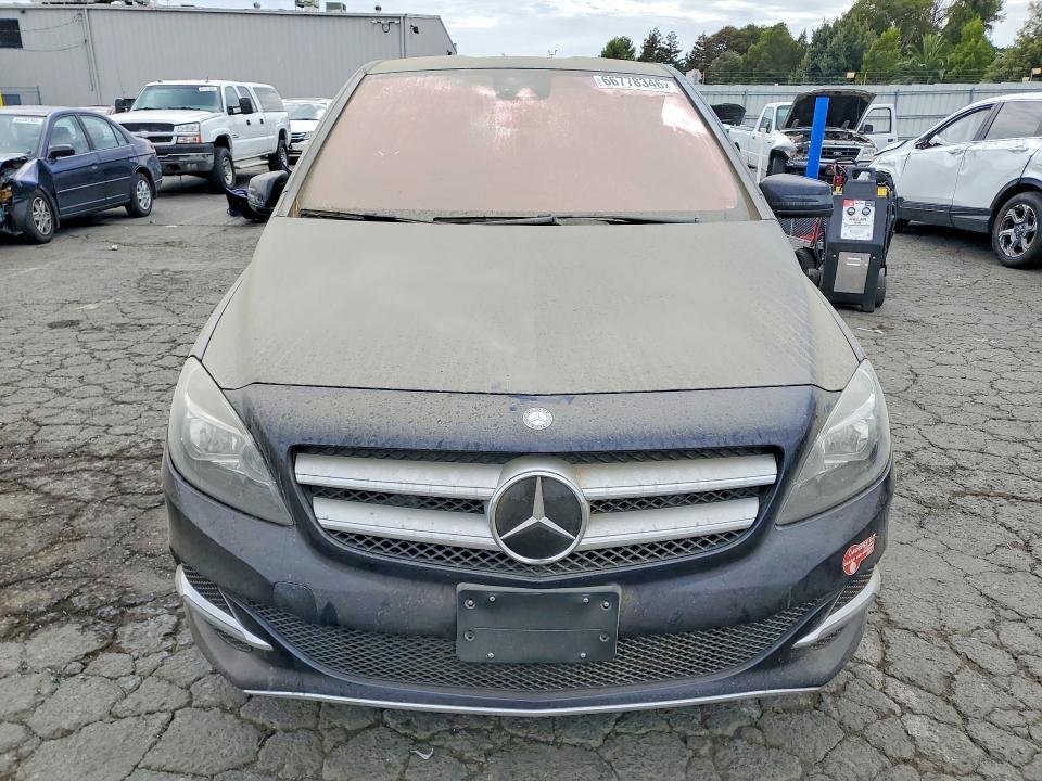 66778346 :رقم المزاد ، WDDVP9AB0HJ013946 vin ، 2017 Mercedes-benz B مزاد بيع