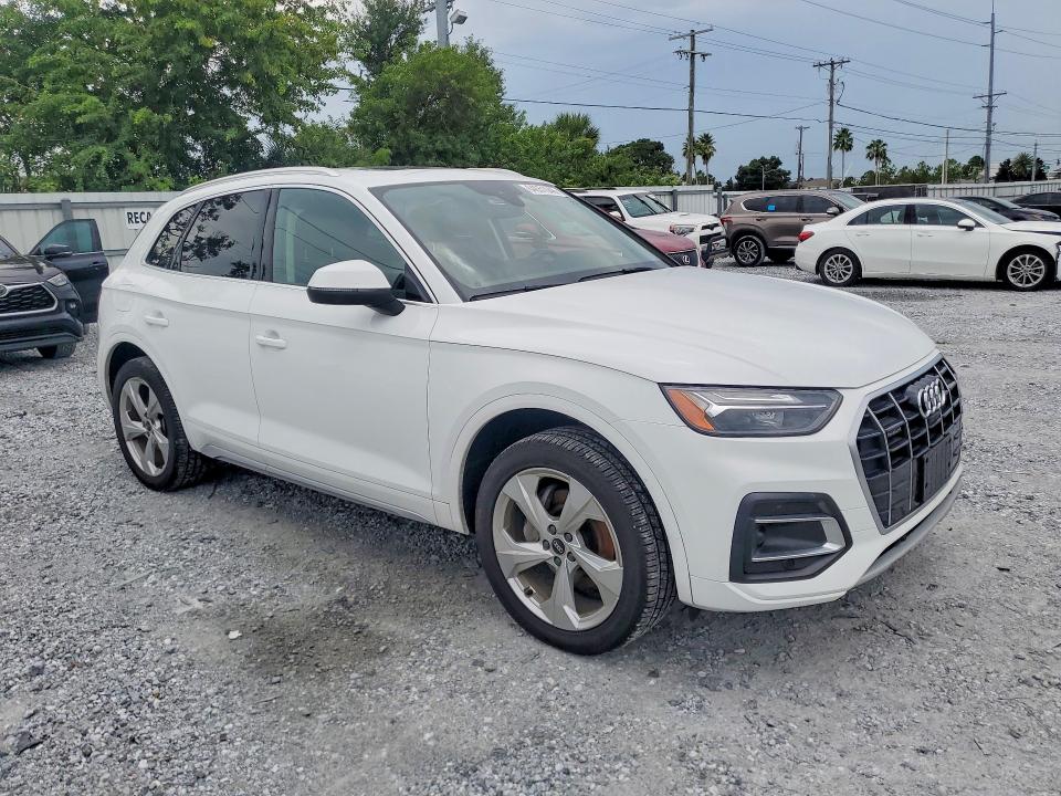 64051046 :رقم المزاد ، WA1BAAFYXM2130641 vin ، 2021 Audi Q5 مزاد بيع
