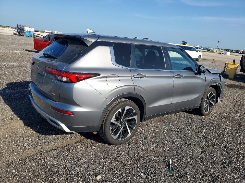 Продажа на аукционе авто 2022 Mitsubishi Outlander, vin: JA4J3UA82NZ081877, номер лота: 64386376