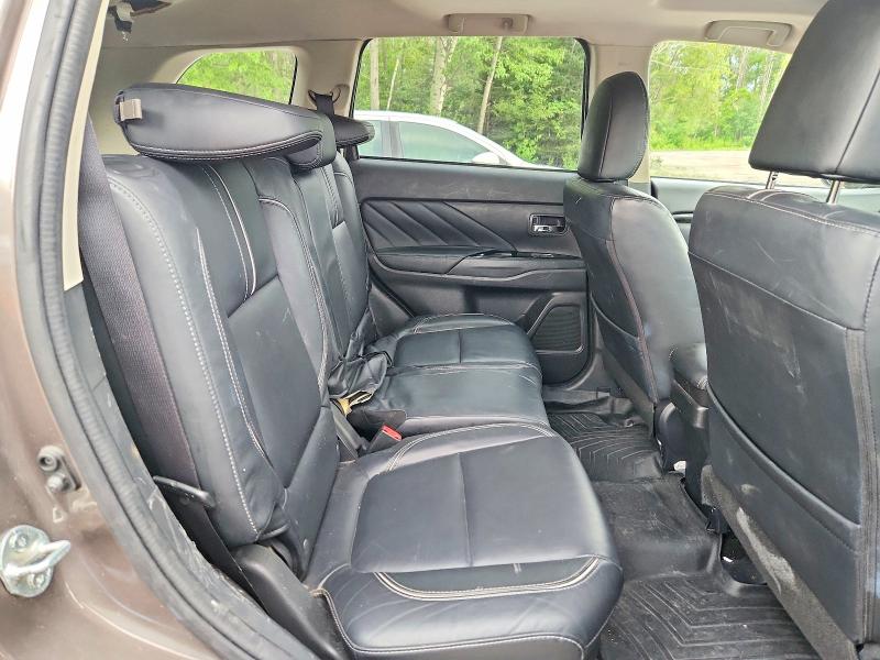 64080696 :رقم المزاد ، JA4J24A58JZ616021 vin ، 2018 Mitsubishi Outlander مزاد بيع