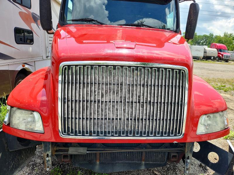 Auction sale of the 2000 Volvo Vn, vin: 4V4ND1JHXYN787031, lot number: 65492786